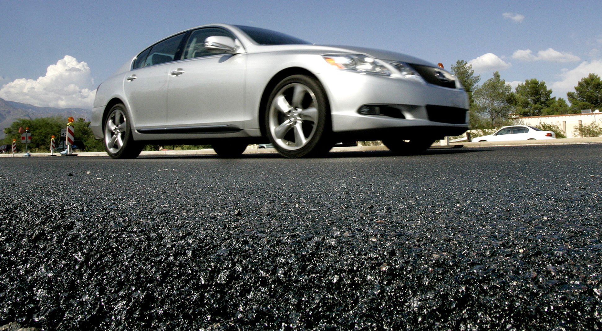 Rubberized asphalt concrete